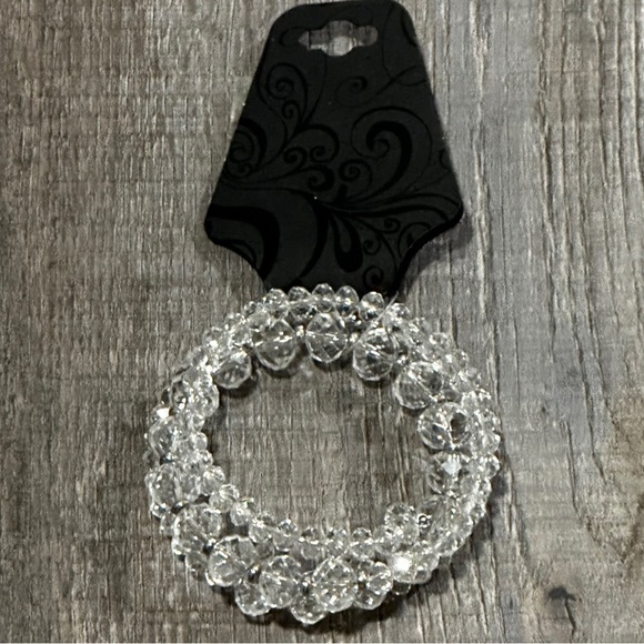. Jewelry - 💞 New Clear Beaded Spring Wrap Bracelet